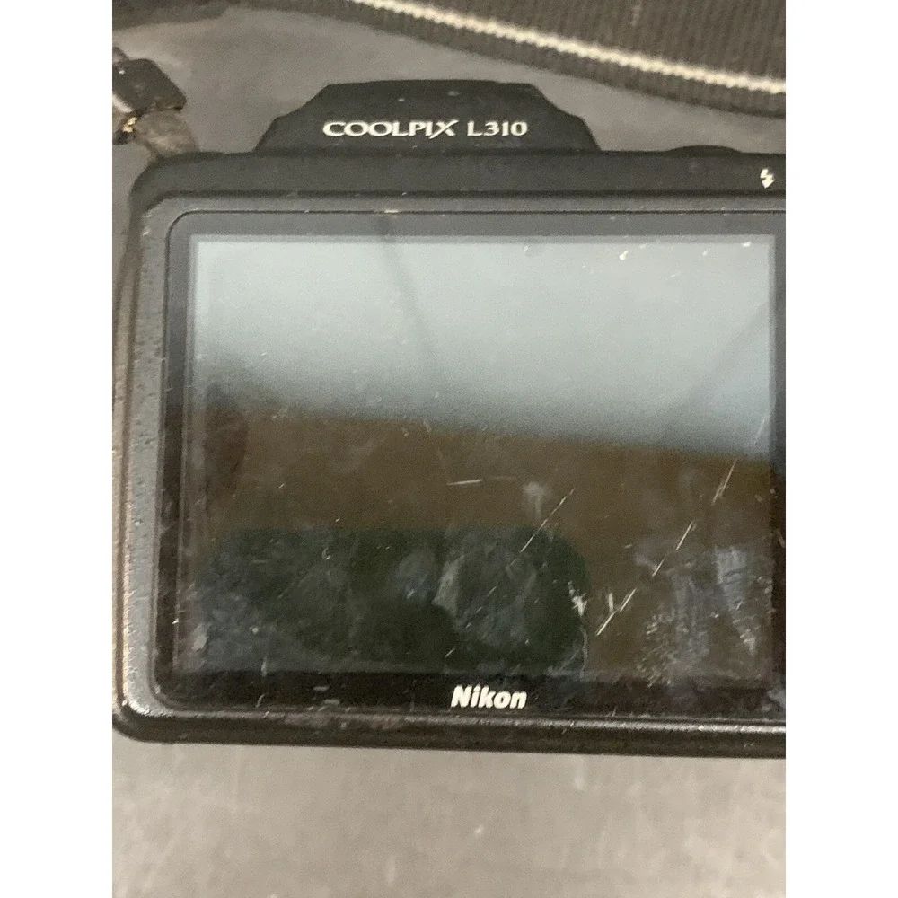 Nikon Coolpix L310 14.1 MP Digital Camera FOR PARTS NOT WORKING